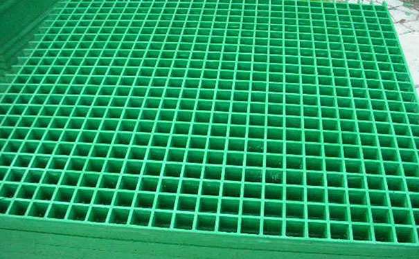 白銀玻璃鋼<a href=http://www.jirecu.cn/geshan/45.html target=_blank class=infotextkey>格柵蓋板</a>生產(chǎn)廠