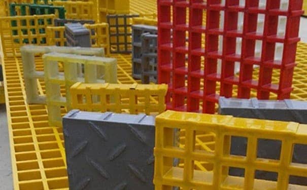 盛隆<a href=/geshan/44.html target=_blank class=infotextkey>玻璃鋼格柵板</a>