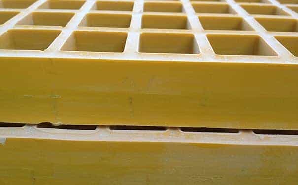 聊城<a href=/geshan/44.html target=_blank class=infotextkey>玻璃鋼格柵板</a>蓋板